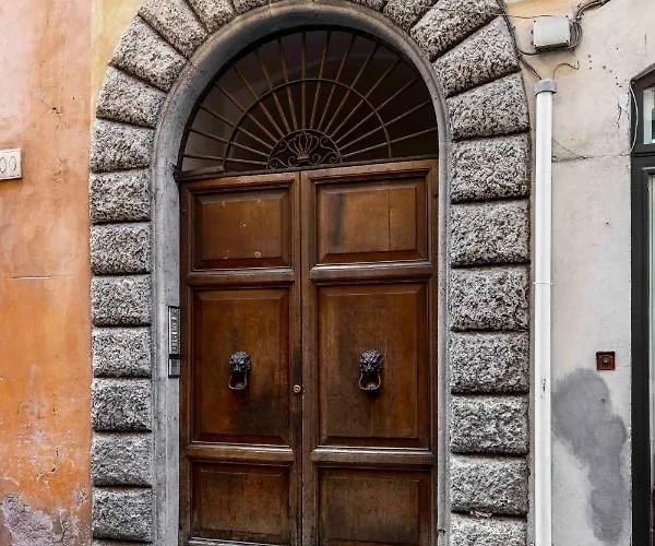 At Luxury Navona 4*