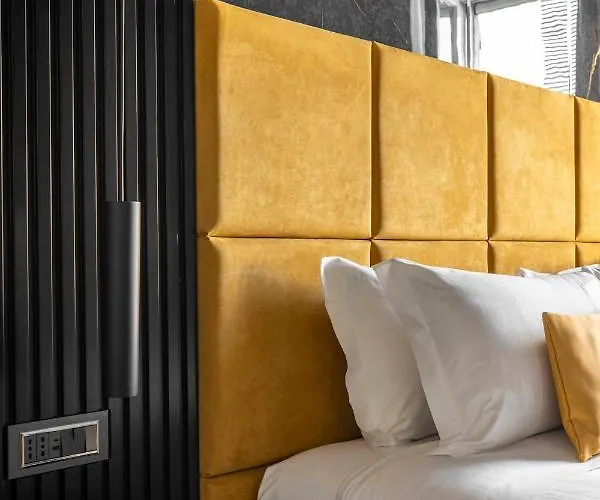 At Luxury Navona 4*