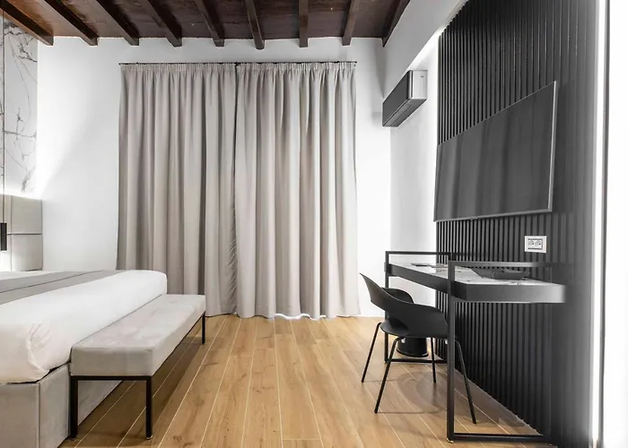 At Luxury Navona Konukevi 4*
