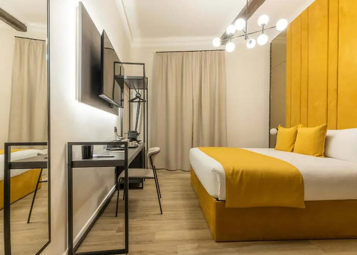 At Luxury Navona 4*